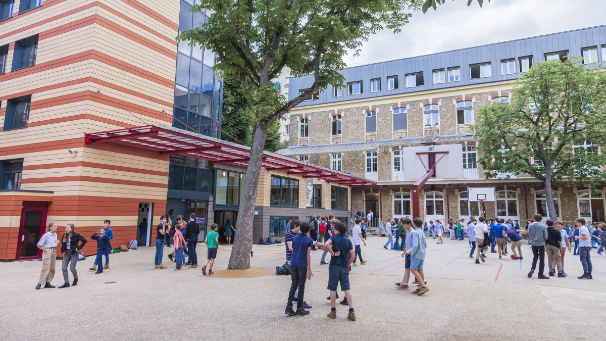 Rentrée Des élèves Du Lycée Selon Le Planningphotos Individuelles Gerson 